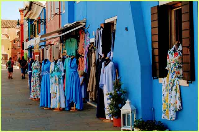 Tiendas de encaje y artesanía de Burano