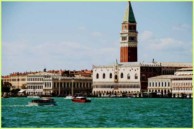 Vistas de Venecia desde el vaporetto de Murano