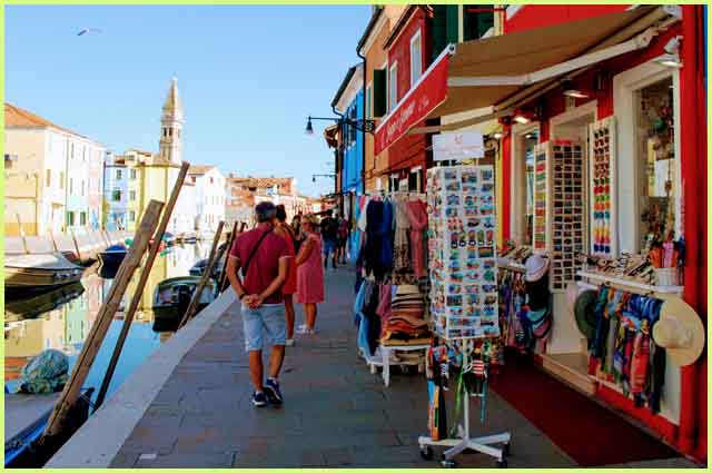 Guida turistica di Burano: cosa vedere e fare, come arrivare, dove mangiare...